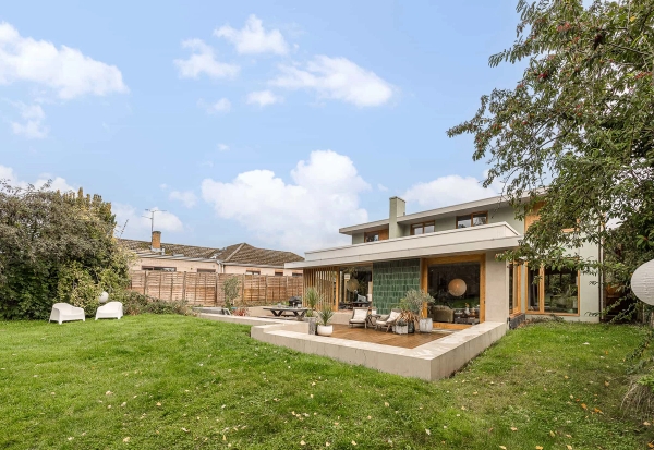 Open-plan modern home in Henley RG9 – Love Locations