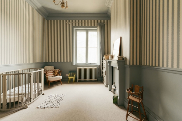 Traditional Victorian house with panelled interiors in Weybridge Surrey – Love Locations