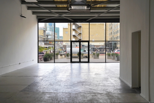 Modern industrial space in East London E1 with exposed ceiling and natural light – Love Locations
