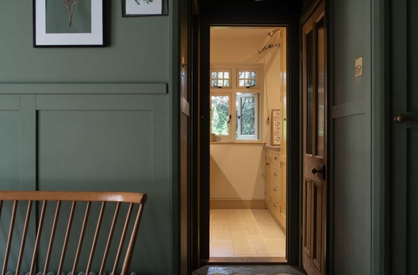 Minimalist modern interior design in Horsley, Surrey, perfect for editorial and TV shoots – Love Locations.