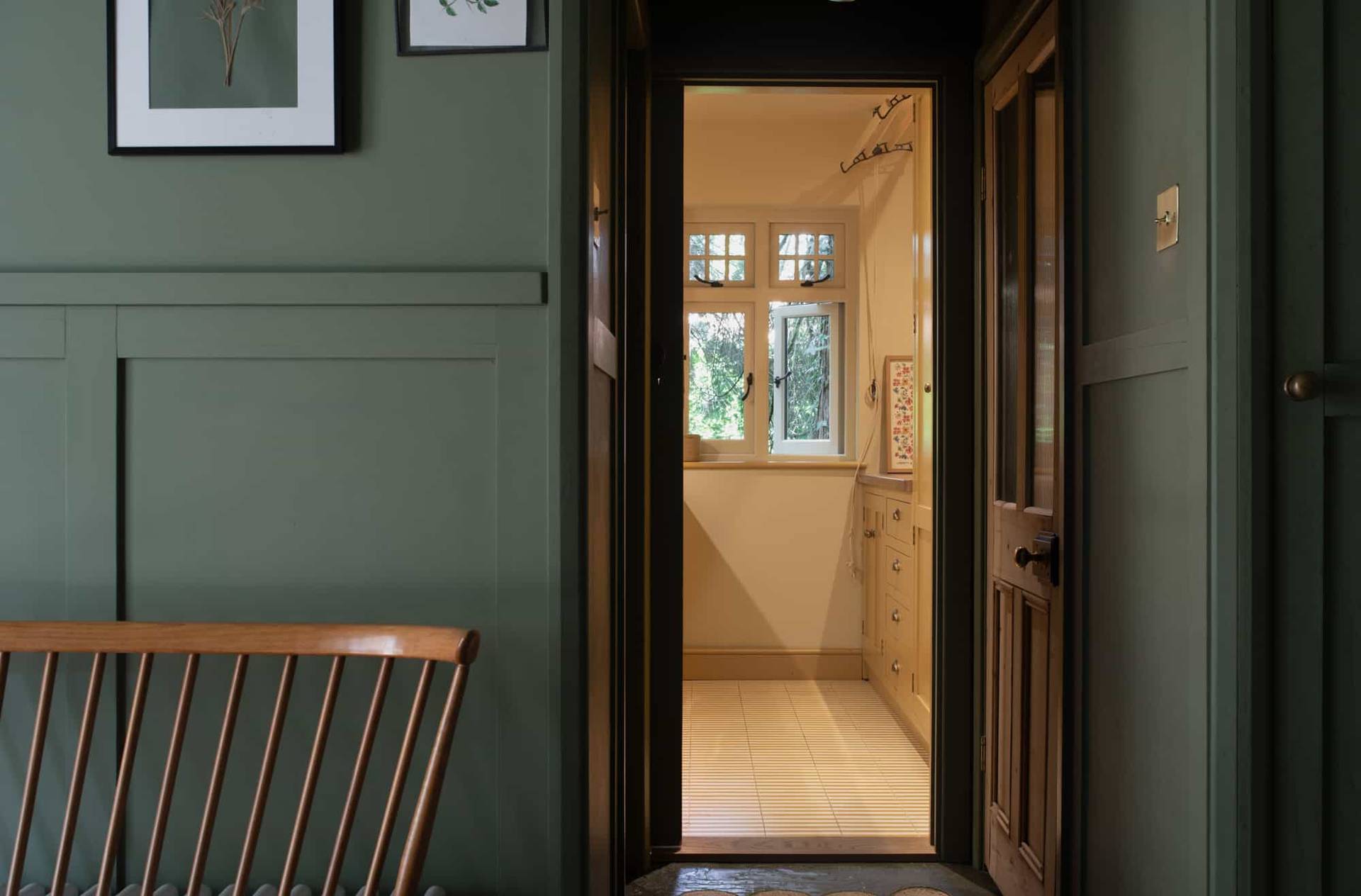 Minimalist modern interior design in Horsley, Surrey, perfect for editorial and TV shoots – Love Locations.