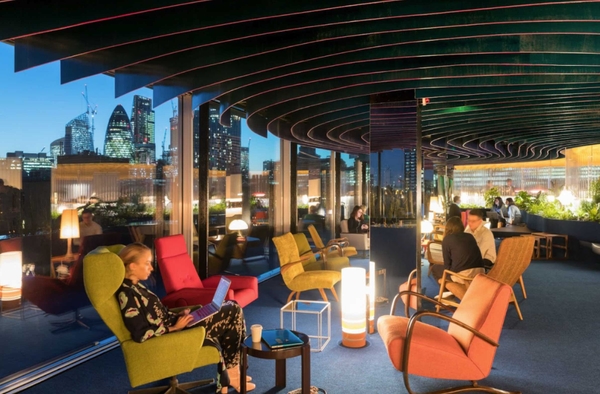 Architectural members bar with curved illuminated bar and city views in Whitechapel London E1 – love locations