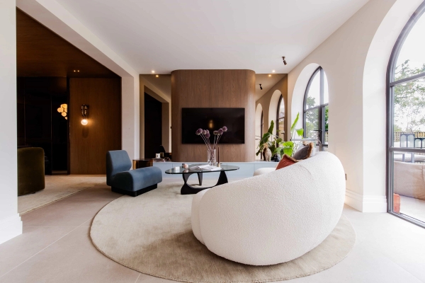 Luxury modern home in Bromley on Chesham Avenue, listed with Love Locations.