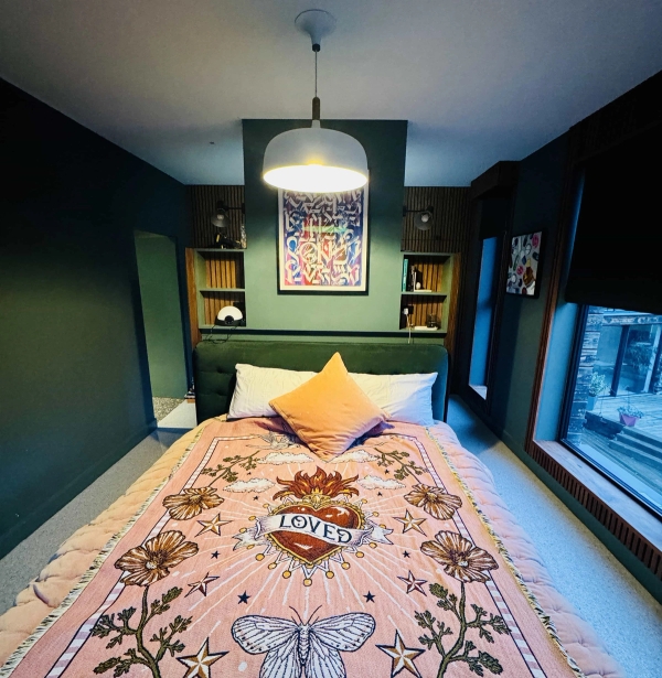 Modern open-plan house with landscaped garden in Reading RG8 – Love Locations