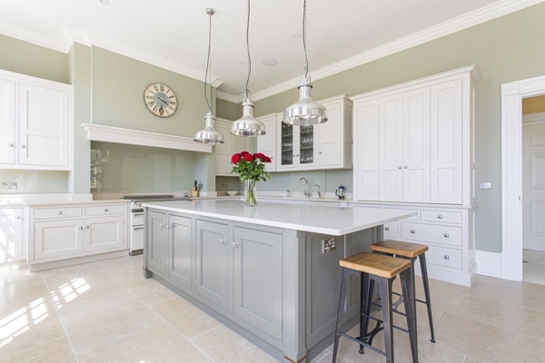 Grand entrance and symmetrical façade property in Haywards Heath – love locations