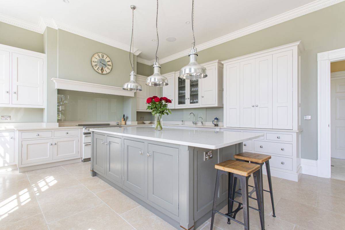 Grand entrance and symmetrical façade property in Haywards Heath – love locations
