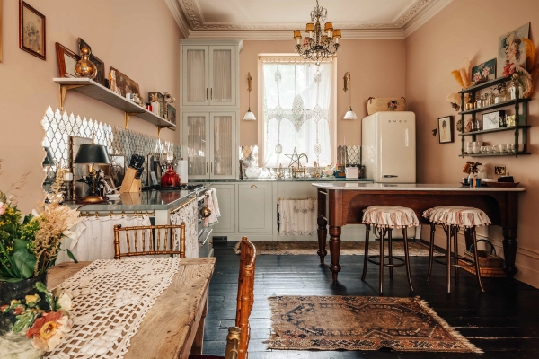 Hackney E8 Victorian home with original period details and fireplace – Love Locations