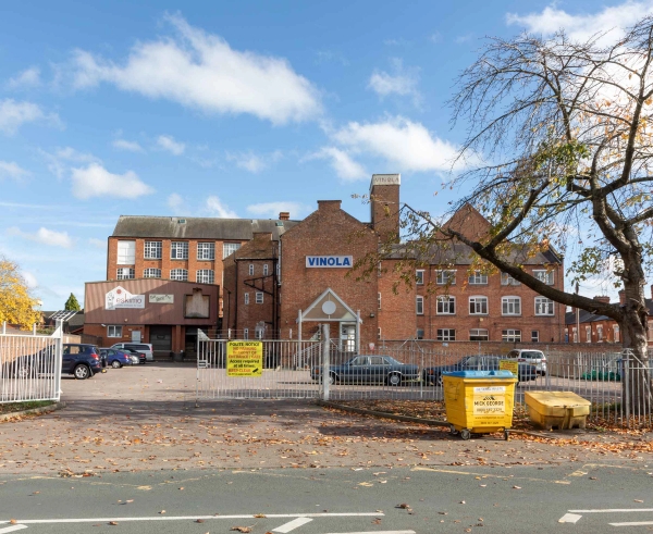 Industrial heritage studio with raw finishes in Leicester LE4 – love locations