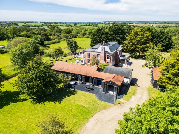 Rustic contemporary barn conversion in RM4 Essex countryside – Love Locations