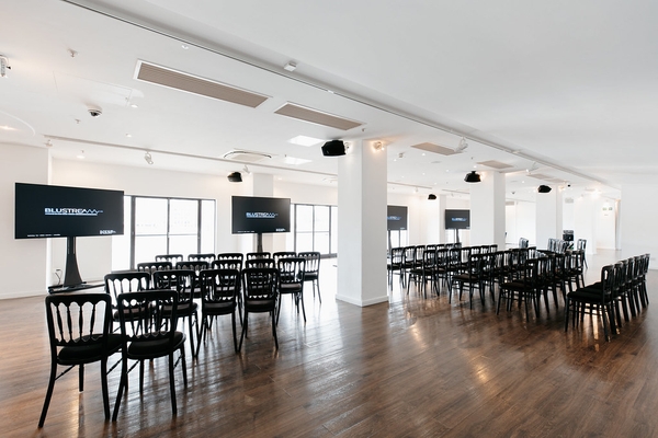 Love Locations OXO Tower wedding venue overlooking the London skyline.