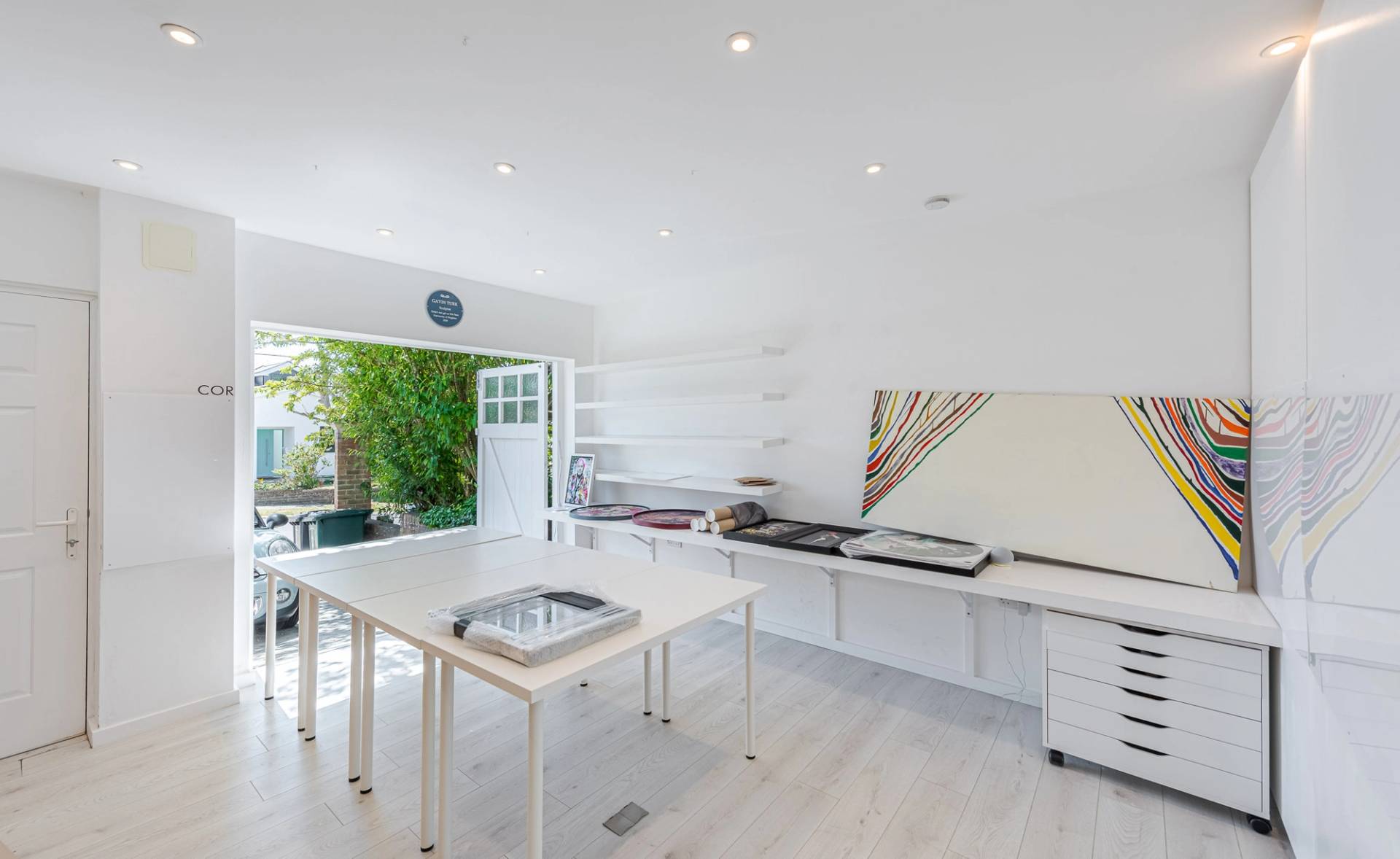 Hove BN3 property with tropical garden and outdoor seating – Love Locations