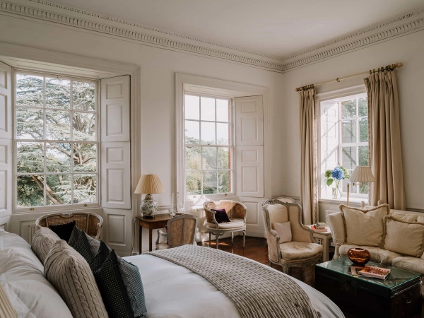 Bracknell Berkshire period estate with parkland – Love Locations