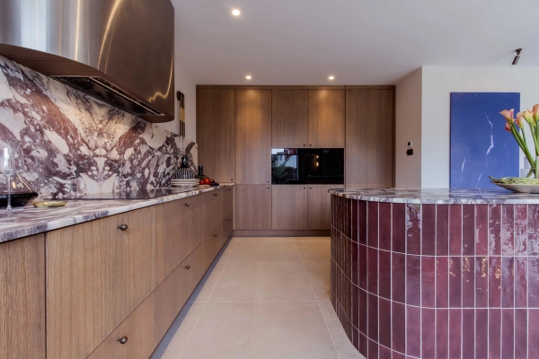 Stylish modern bungalow in Bromley on Chesham Avenue, designed and listed by Love Locations.
