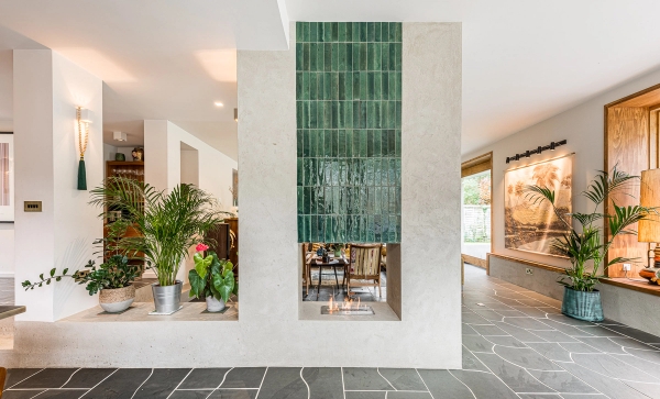 RG9 architectural home with natural materials – Love Locations
