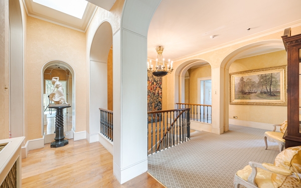 Wide-angle shot of a bespoke family breakfast room.