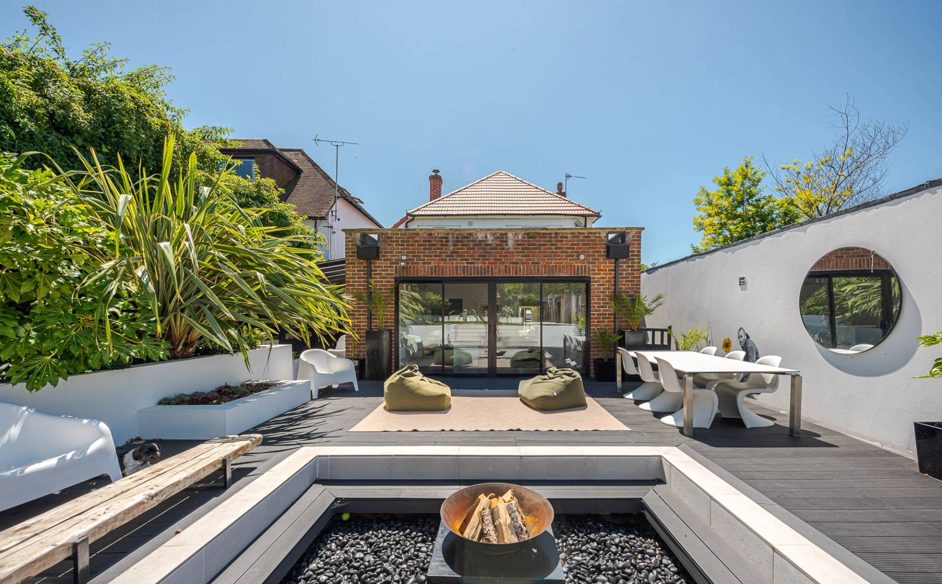 BN3 open-plan home with garden fire pit and hot tub – Love Locations