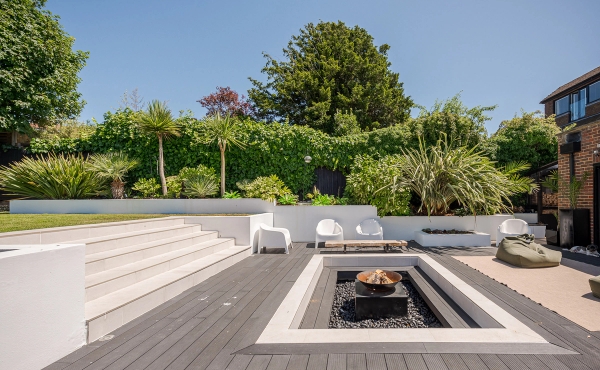 Contemporary BN3 property with relaxed resort-style garden – Love Locations