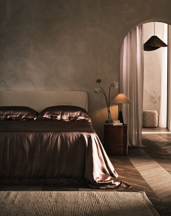 Multi-purpose studio location with custom sets and backdrops in NW10 London – love locations