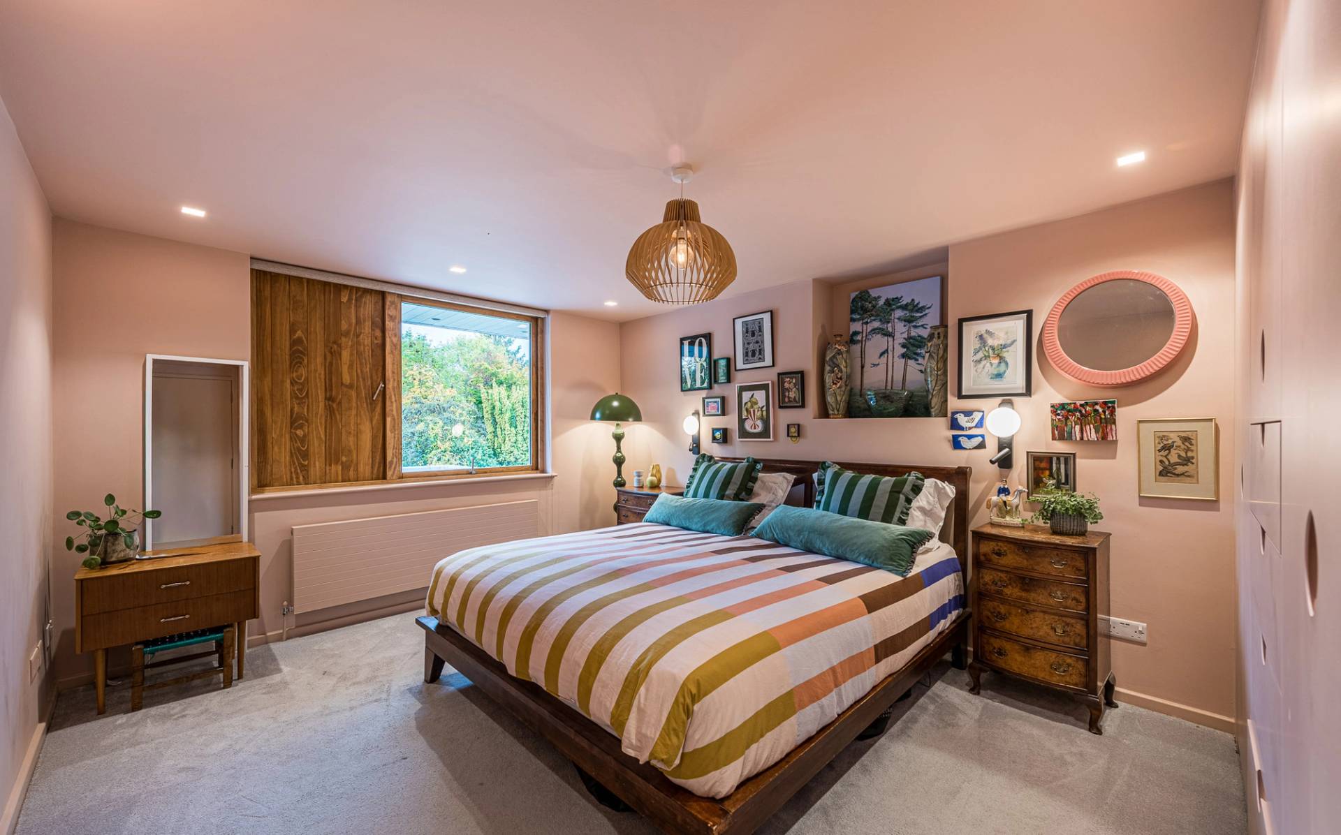 Henley-on-Thames design home with slate floors – Love Locations