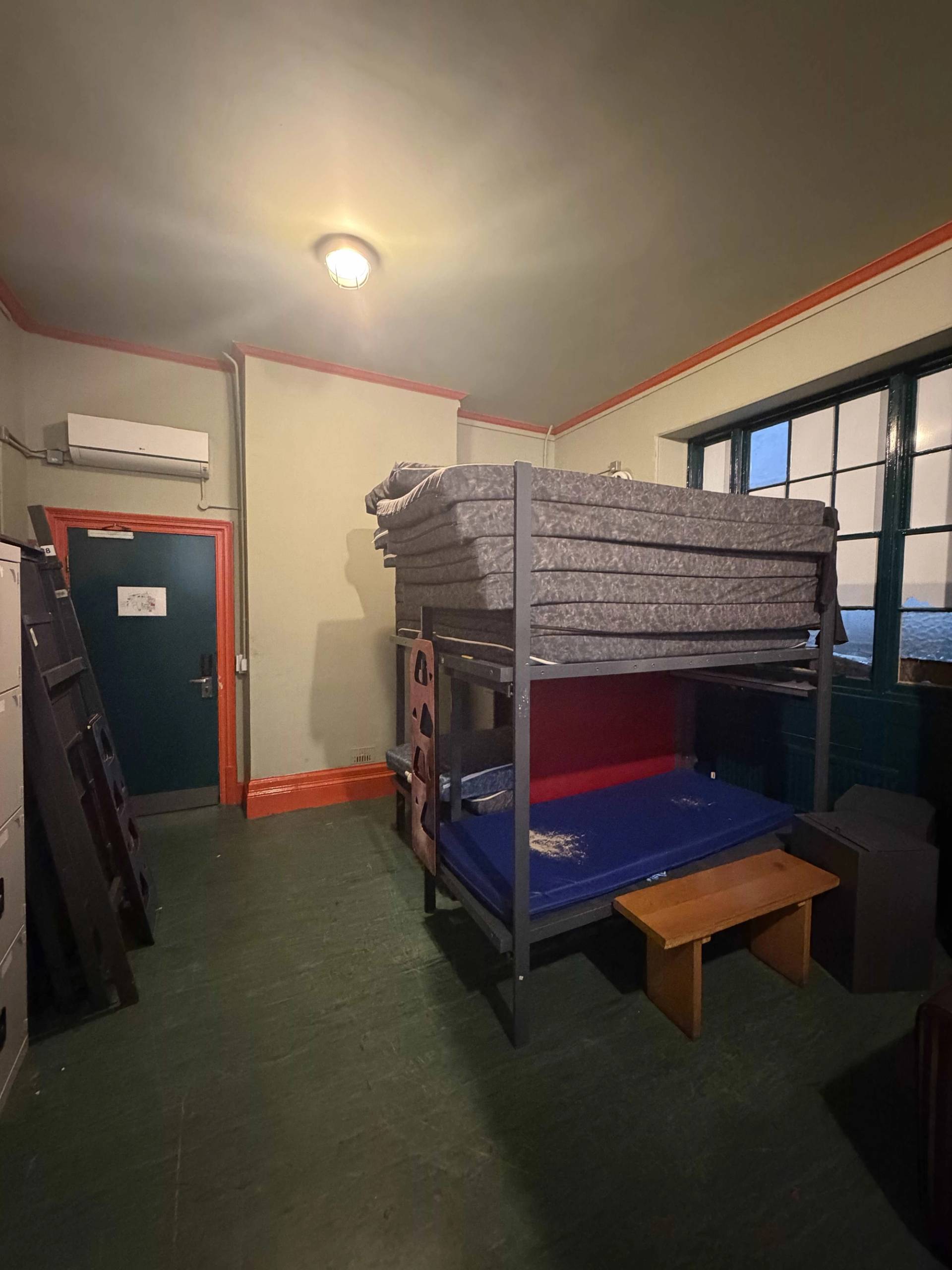 Period wood-panelled room King’s Cross – Love Locations
