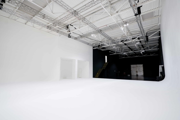 Acton W3 film studio with expansive layout and production facilities – love locations
