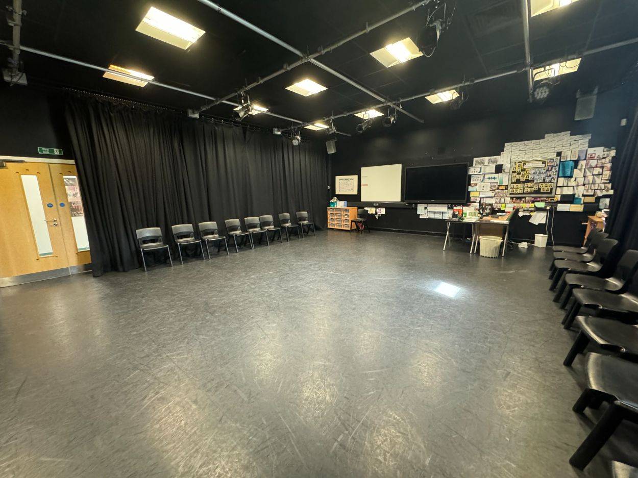 School drama facility and performance rehearsal space in North Finchley N12 by Love Locations.