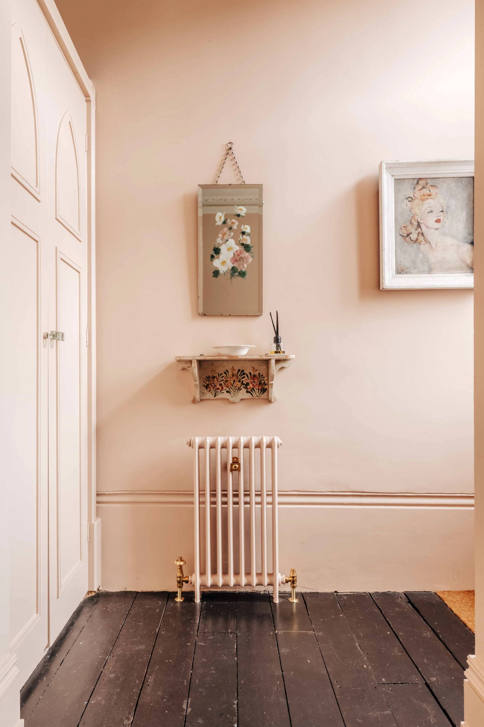 Victorian house interior with antique mirror and fireplace in East London – Love Locations