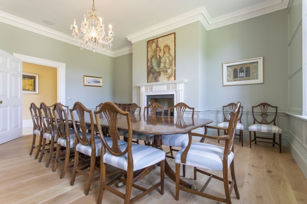 Bright and airy Georgian inspired house in Haywards Heath England – love locations