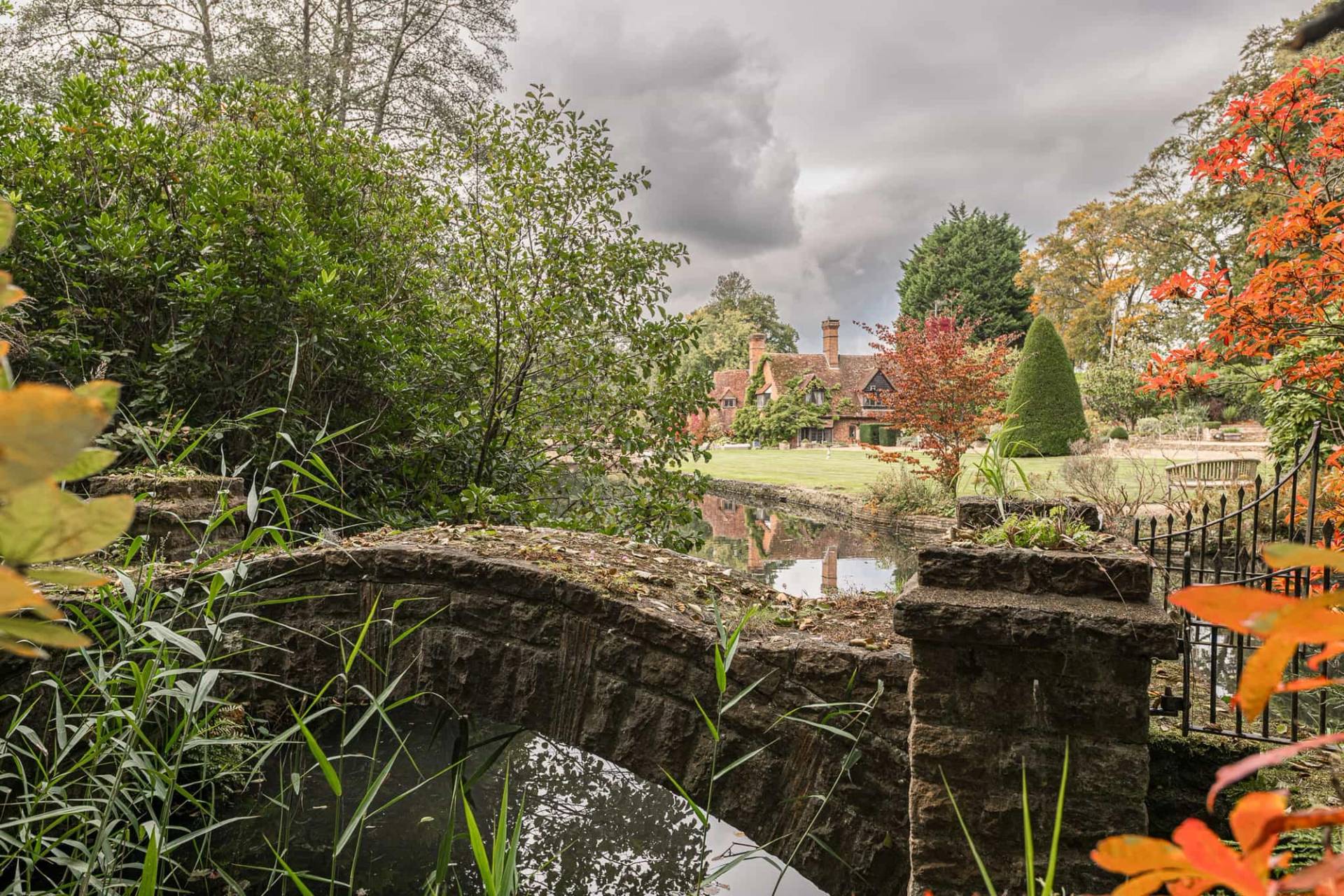 Guildford historic country estate GU5 – Love Locations