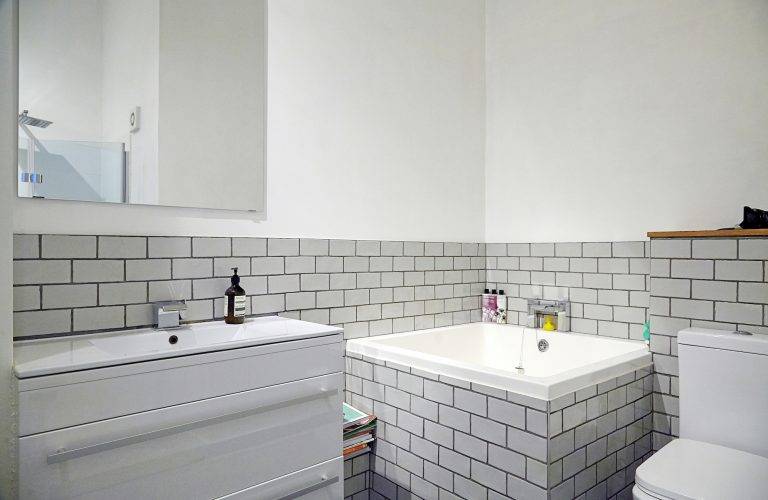 Authentic factory-style loft apartment with large windows in Upper Clapton E5 – Love Locations