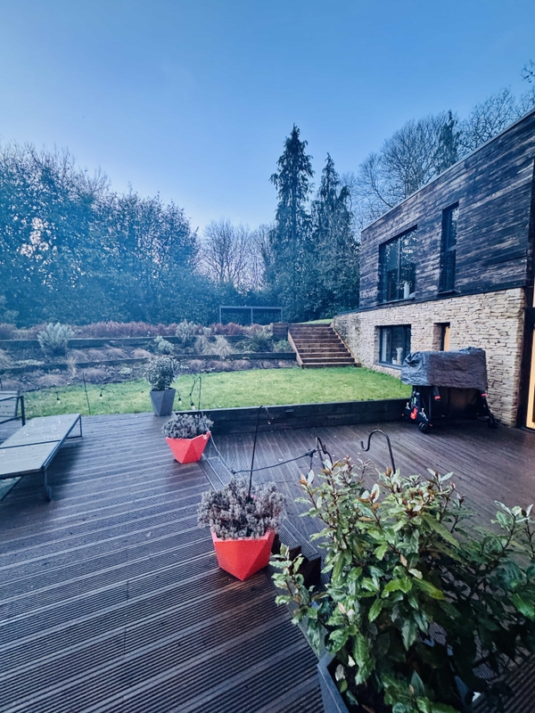 Reading RG8 modern home with integrated outdoor living areas – Love Locations
