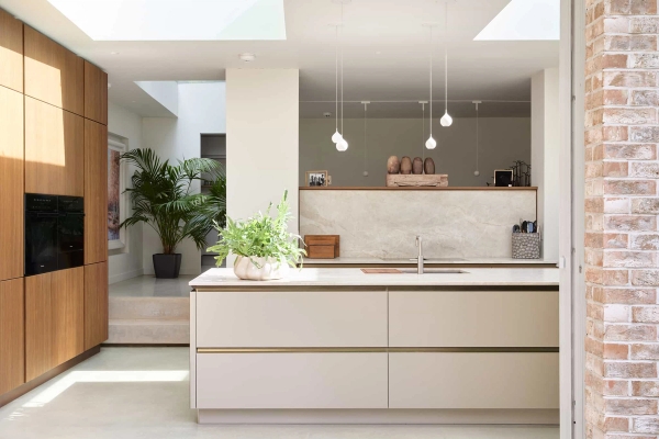 Garden with outdoor kitchen and BBQ in W4, Love Locations
