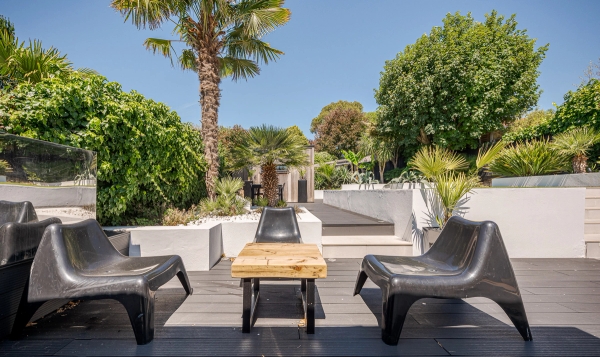 BN3 luxury shoot location with tropical outdoor living space – Love Locations