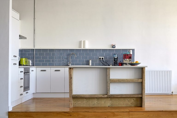 Industrial loft space in a 1930s building designed by Sir Owen Williams in Upper Clapton E5 – Love Locations