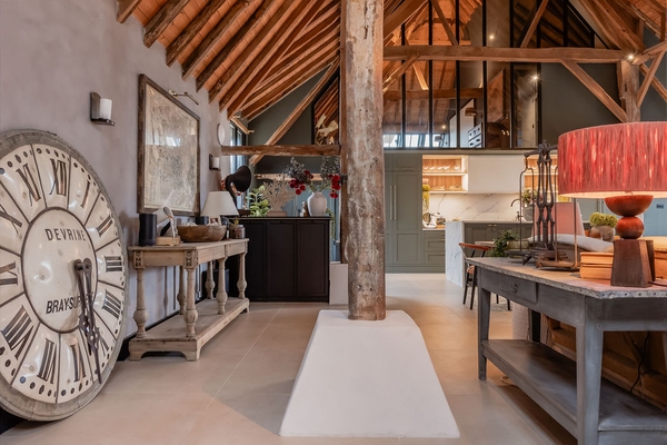 Love Locations exterior of a Petersfield barn with large glass openings.