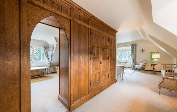 Tudor country house in Guildford GU5 – Love Locations