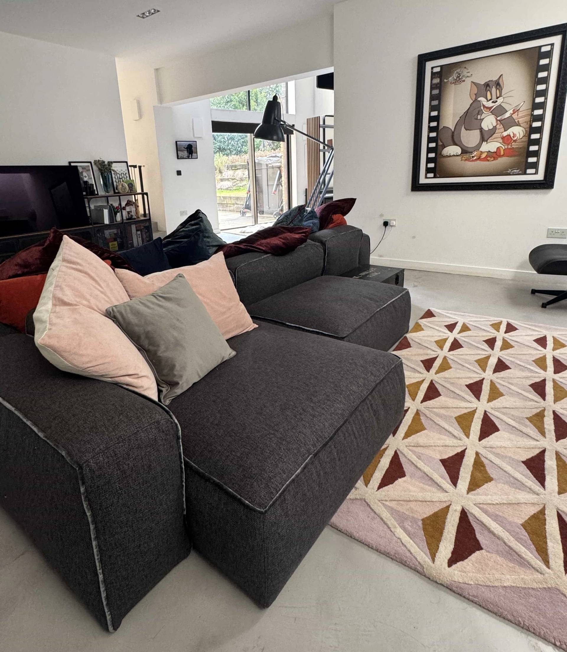 Architect-designed modern property with flat rooflines in RG8 Reading – Love Locations
