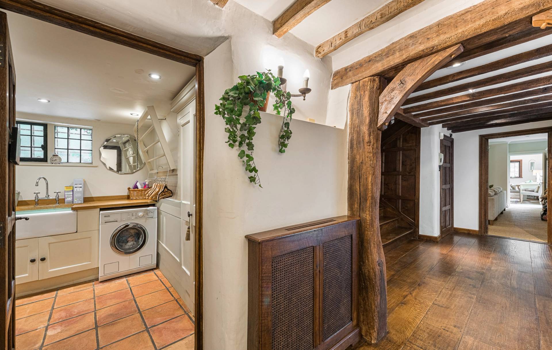 Guildford manor house with formal dining room – Love Locations