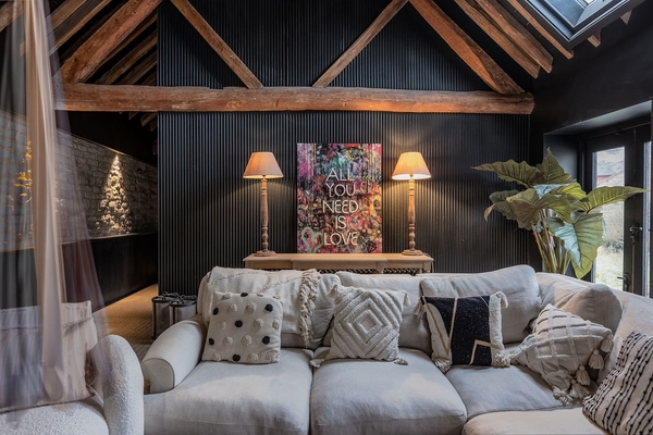 Love Locations property featuring a bespoke fireplace in GU31.