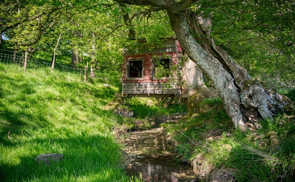 Characterful Jacobean farm interior – Love Locations
