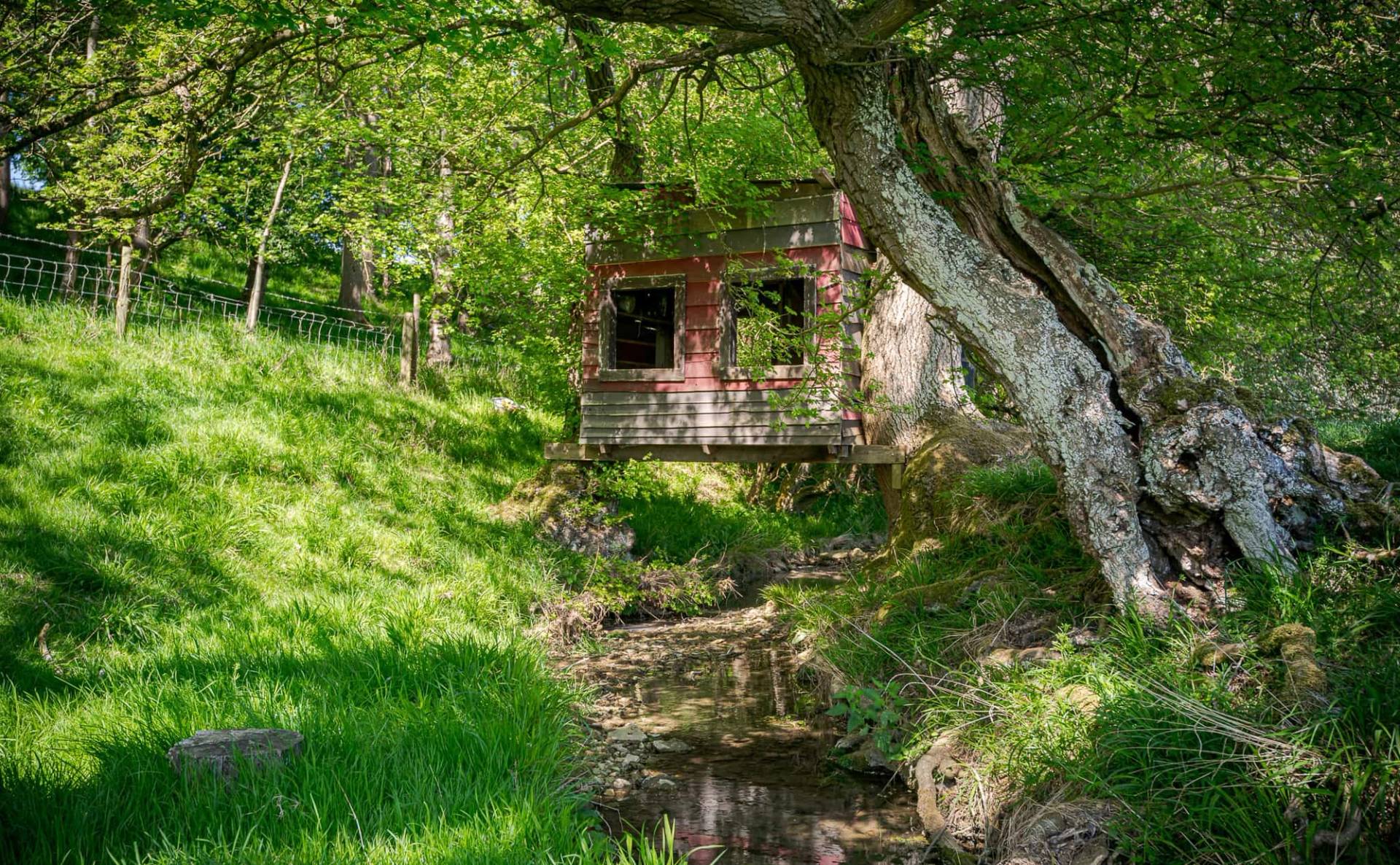 Characterful Jacobean farm interior – Love Locations