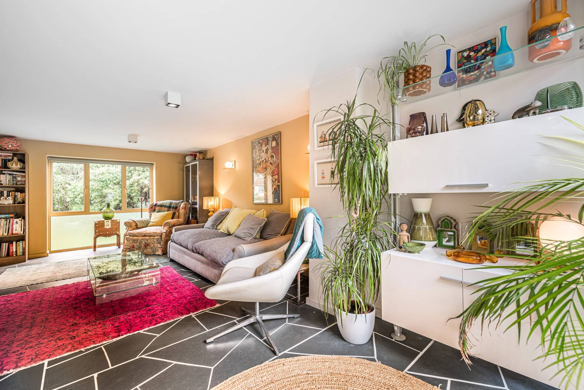 Modern Berkshire shoot location RG9 – Love Locations