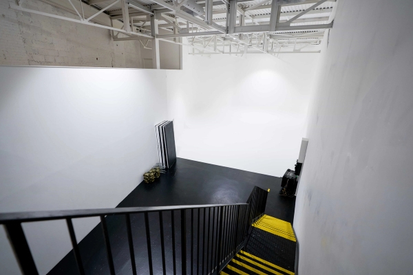 Professional photography and film studio with white walls in Acton W3 – love locations
