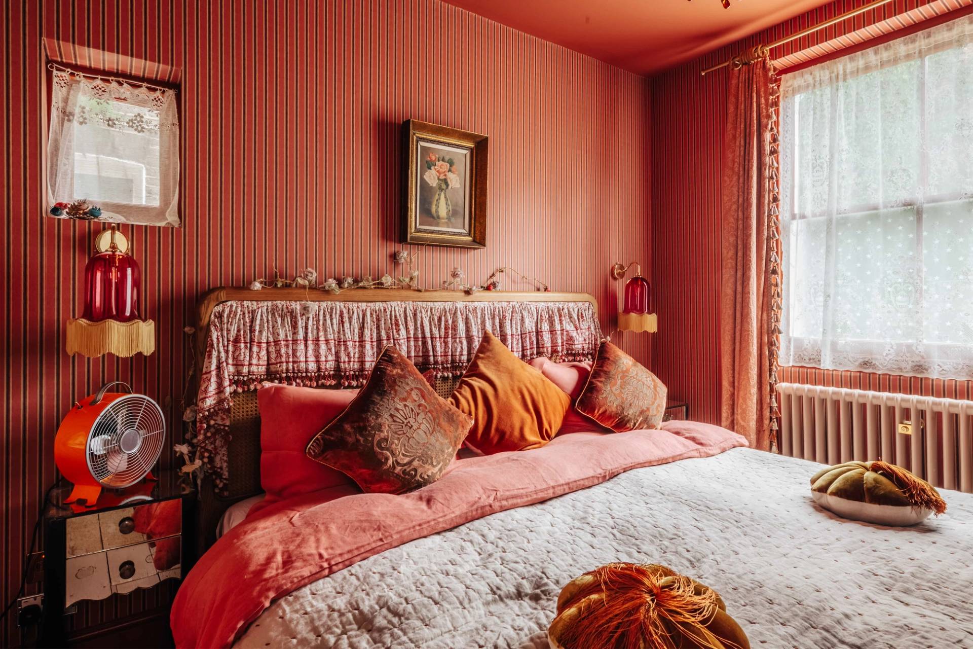 Vintage Victorian home interior with decorative wall art in Hackney – Love Locations