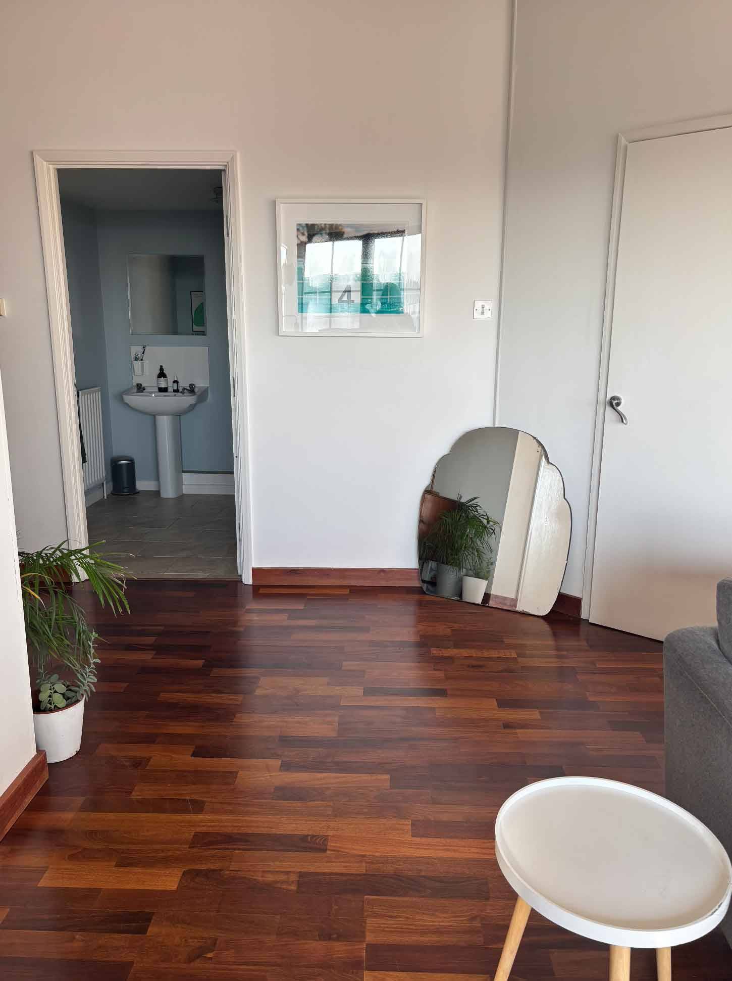 Upper Clapton E5 loft property with bright living space and terrace – Love Locations