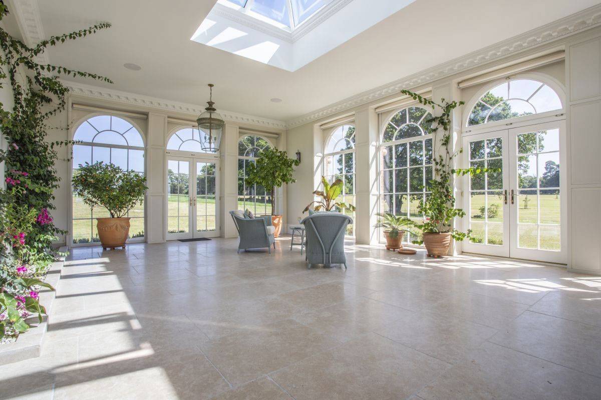 Filming location country estate with event space in Haywards Heath – love locations