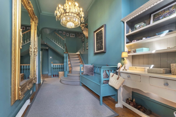 Quirky double-fronted four-bedroom Victorian villa in Hove with high ceilings and period charm, love locations
