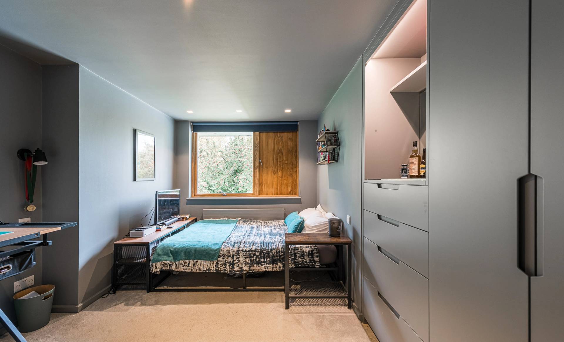 Modern RG9 property with indoor outdoor flow – Love Locationsv