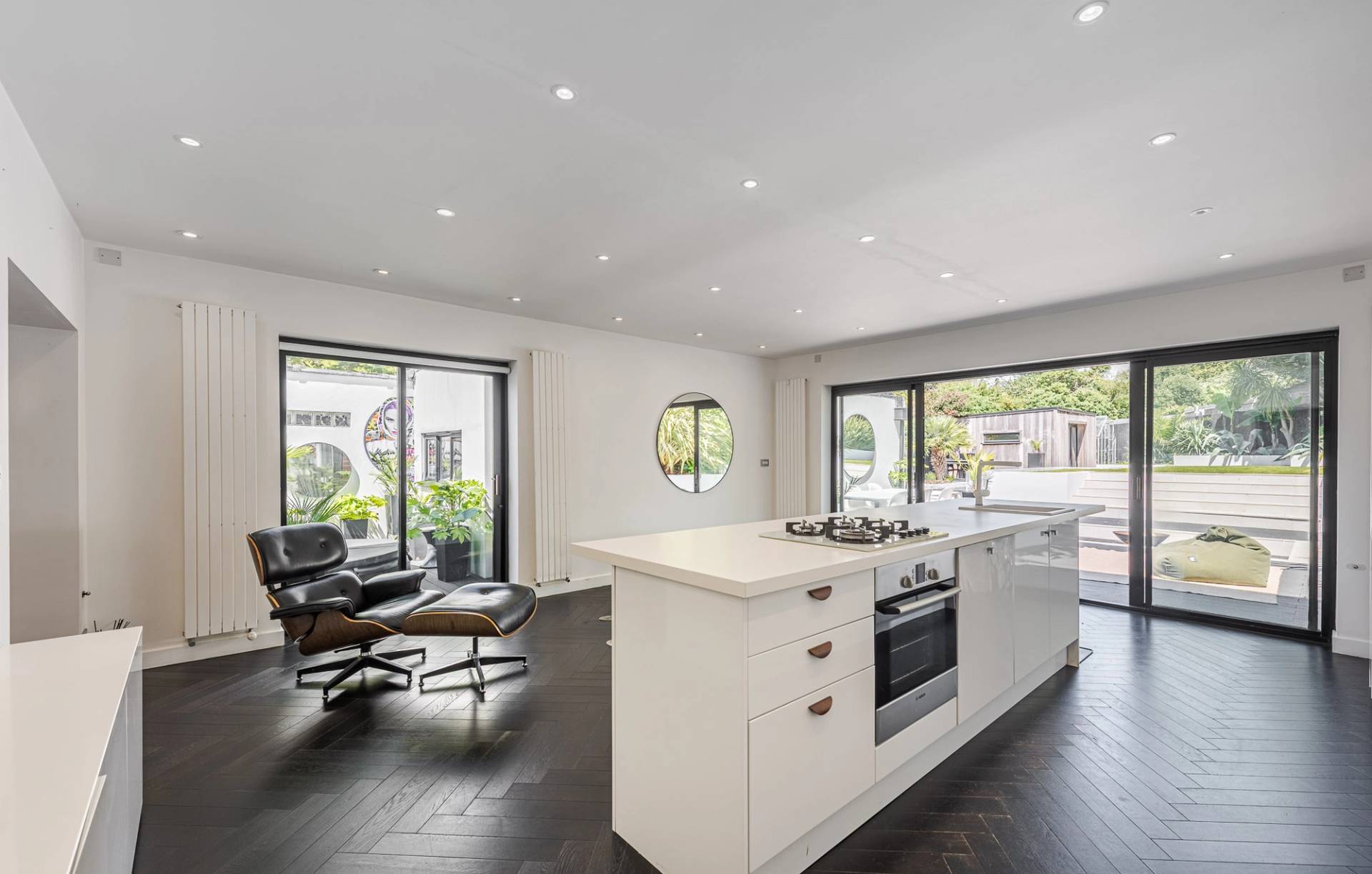 BN3 filming location with sunken fire pit and outdoor dining – Love Locations