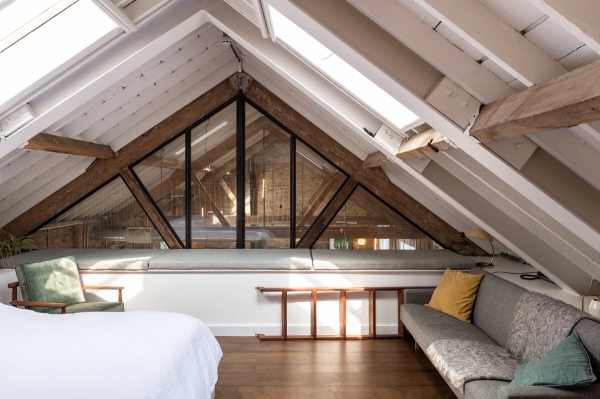 Kitchen studio with exposed brick and natural light in Angel N1 – love locations